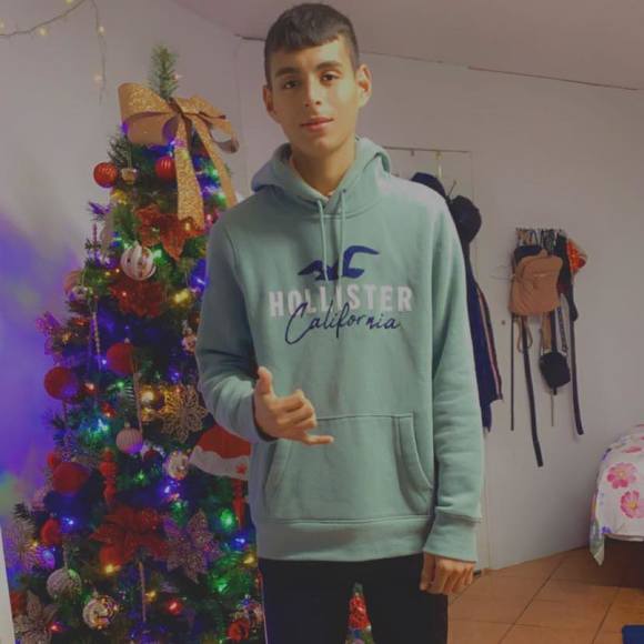 santoslara777